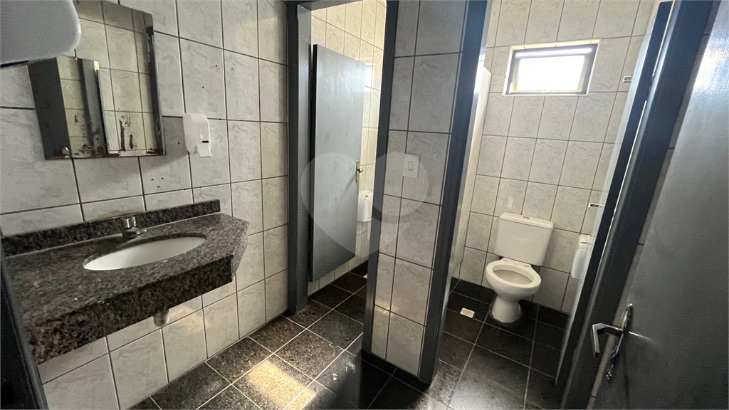Salão Comercial para alugar em Vila Thais, Atibaia, SP