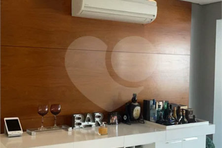 Apartamento na Mooca com 204 m² com vista maravilhosa, sendo 3 suítes e 4vagas.