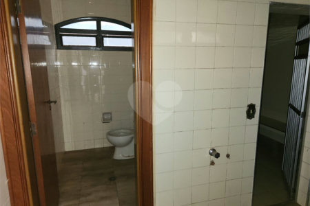 Sobrado à venda ou para alugar com 4 quartos, sendo 2 suítes, no Centro, Araraquara, SP