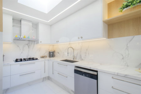 Casa à venda com 4 suítes no condomínio Conde D Eu, São Paulo - SP