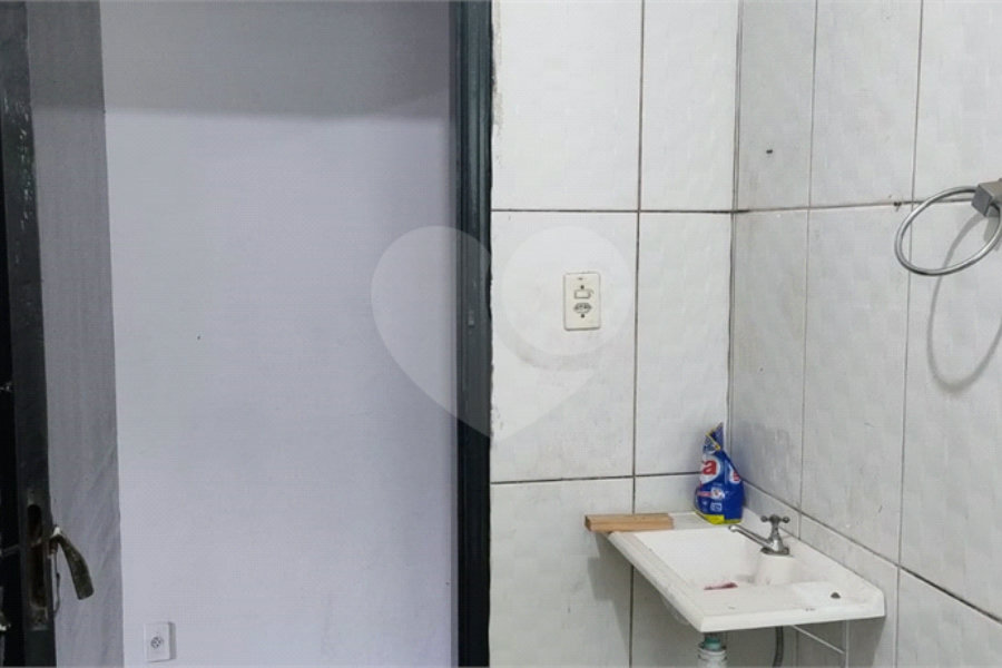 2 Casas – Bairro Aricanduva - c/ Salão Alugado – 56 m2 e 80 m2 – Terreno 5 x 25