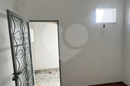 Casa à venda ou para alugar com 1 quarto em Campo Grande, Rio de Janeiro, RJ