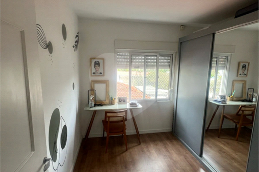 Sobrado à venda com 3 quartos, sendo 1 suíte,  em Vila Irmãos Arnoni, São Paulo, SP