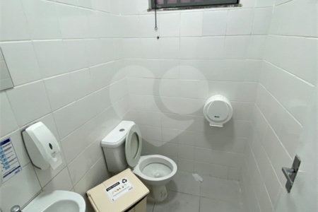 Salão para alugar em Vila Romanópolis, Ferraz de Vasconcelos, SP