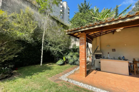 Casa à venda com 4 quartos, sendo 1 suíte,  em Vila Morumbi, São Paulo, SP
