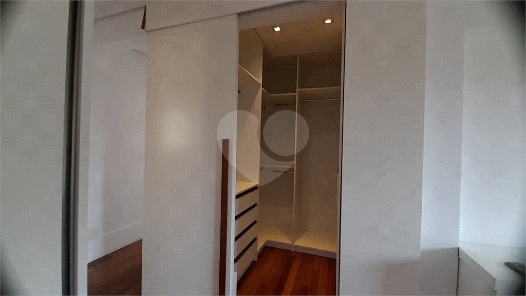 Casa à venda com 3 suítes em Bosque do Vianna, Cotia, SP