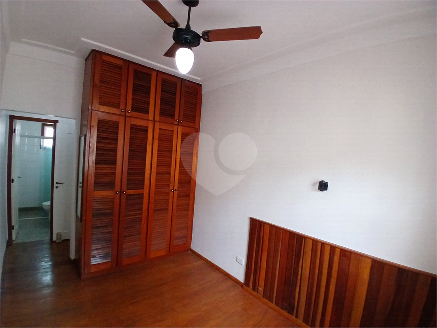 Casa à venda ou para alugar com 3 quartos, sendo 2 suítes, no condomínio Chácara das Rosas, São Paulo - SP