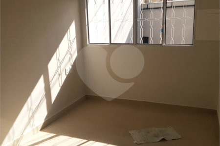 Casa à venda com 4 quartos em Lopes de Oliveira, Sorocaba, SP