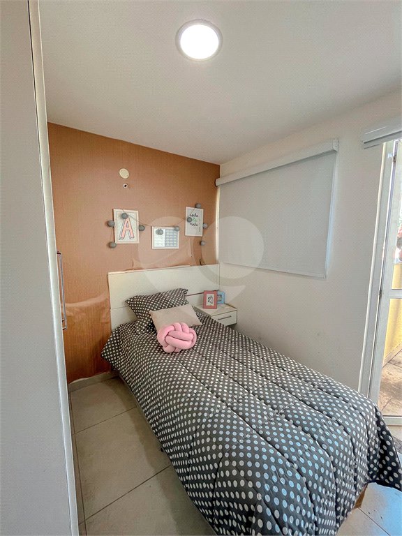 Casa à venda com 4 quartos, sendo 1 suíte, no condomínio Imperial Santa Cruz, Rio de Janeiro - RJ