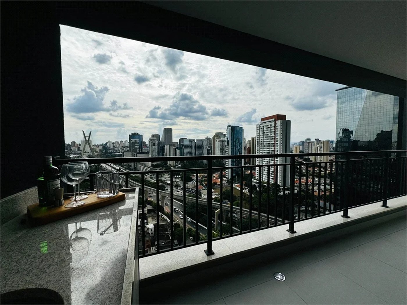 Apartamento à venda com 3 quartos em Vila Cordeiro, São Paulo, SP