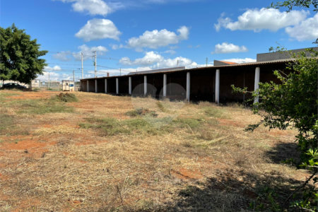 Terreno à venda com 1 quarto em Vila Carolina, Itapetininga, SP