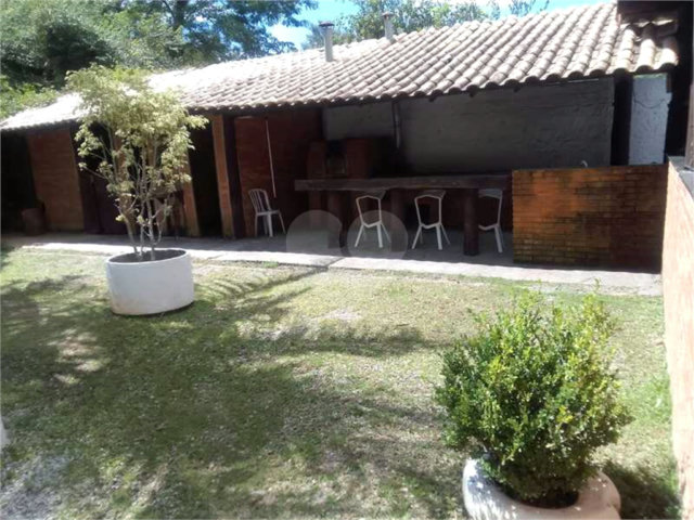 Casa à venda com 6 quartos, sendo 3 suítes,  no condomínio Residencial Jardins de Mairiporã I, Mairiporã - SP