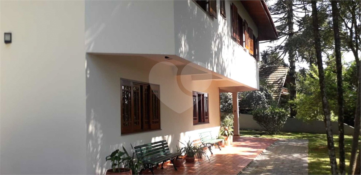 Casa à venda com 3 quartos, sendo 4 suítes,  no condomínio Alpes da Cantareira, Mairiporã - SP