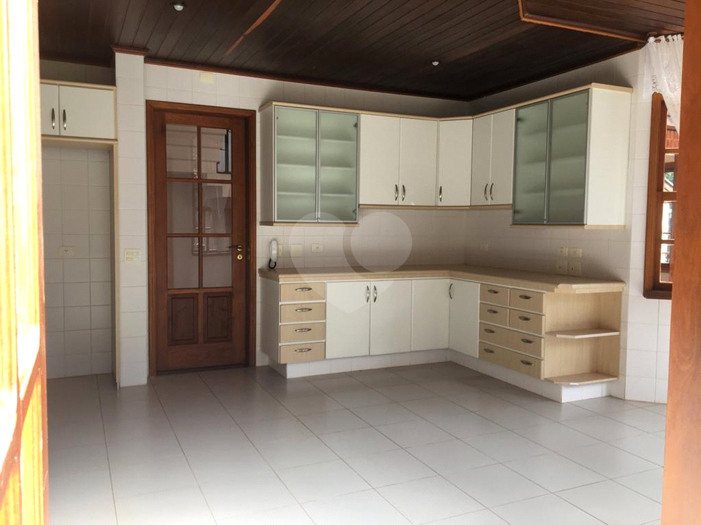 Casa à venda com 5 quartos, sendo 4 suítes,  no condomínio Cantareira, Mairiporã - SP