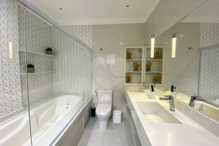 Casa à venda com 3 quartos, sendo 1 suíte, em Santana, São Paulo, SP