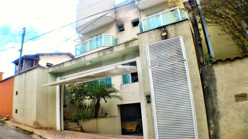 Casa à venda com 5 suítes no condomínio Travessa Tenente Ariston de Oliveira,4, São Paulo - SP