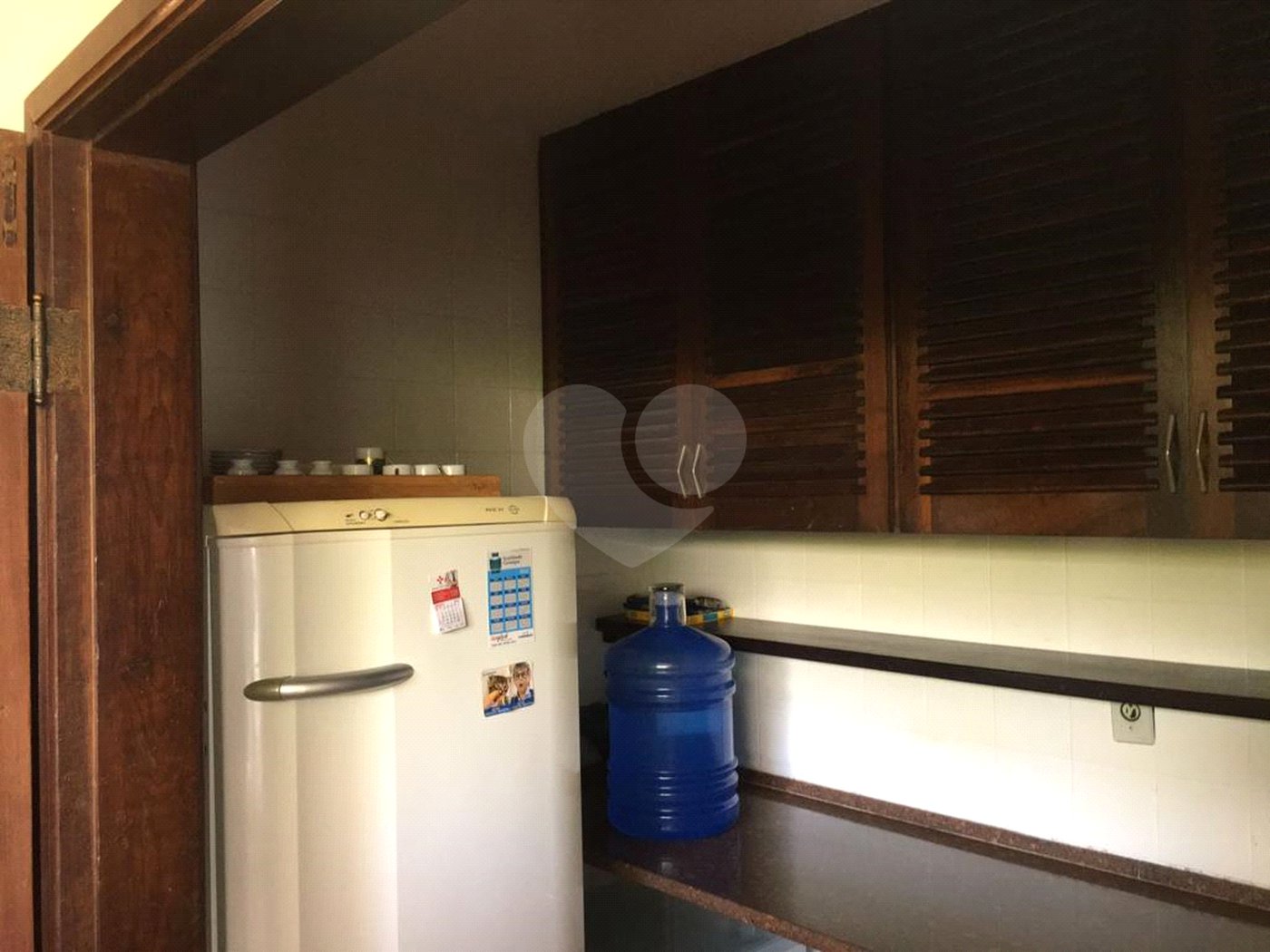 Casa à venda com 3 quartos, sendo 1 suíte, no condomínio Lago Azul, Araçoiaba da Serra - SP