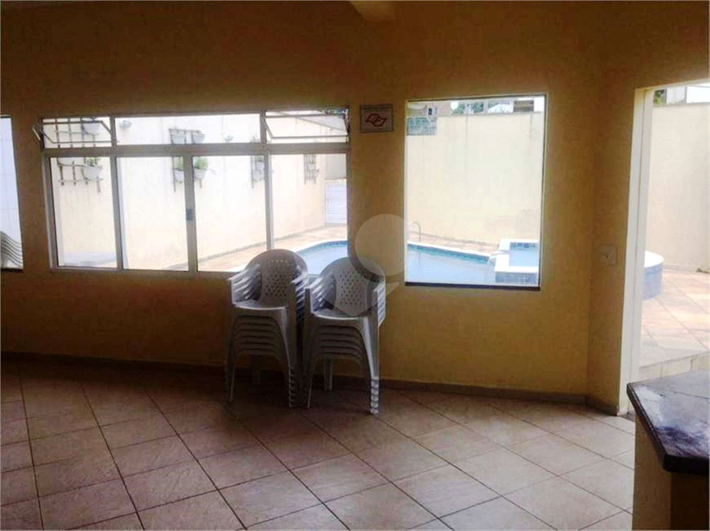 Casa à venda com 3 quartos, sendo 1 suíte, no condomínio Vila das Macieiras, São Paulo - SP