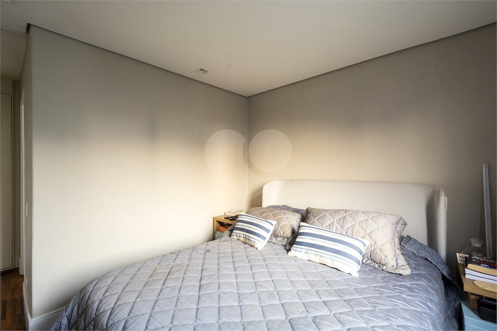 Apartamento à venda com 3 quartos, sendo 1 suíte,  em Jardim Marajoara, São Paulo, SP