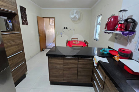 Sobrado à venda com 3 quartos, sendo 1 suíte, em Parque São Luís, São Paulo, SP