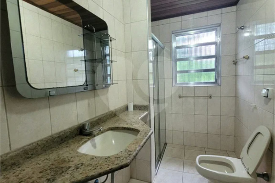 Casa para alugar com 3 quartos, sendo 1 suíte,  no condomínio Alpes da Cantareira, Mairiporã - SP