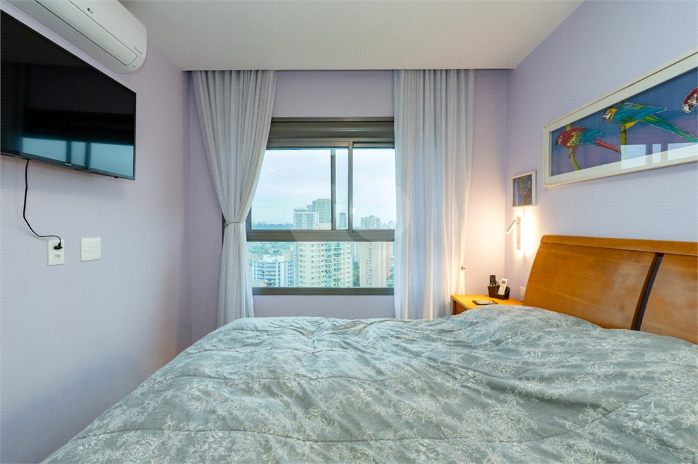 Apartamento à venda com 3 suítes em Campo Belo, São Paulo, SP
