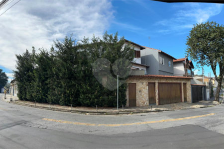 Sobrado à venda com 5 quartos, sendo 1 suíte, em Jardim Marisa, São Paulo, SP
