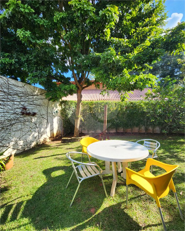 Casa à venda com 4 quartos, sendo 2 suítes,  no condomínio Vila Nova de Gaia, São Paulo - SP