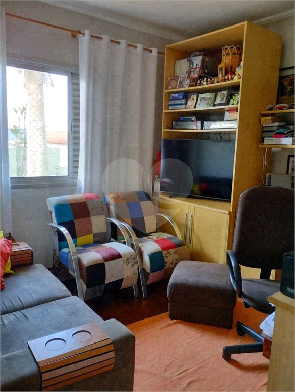 Sobrado à venda com 3 quartos, sendo 1 suíte,  em Vila Oliveira, Mogi das Cruzes, SP