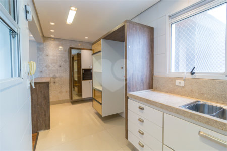 Apartamento à venda com 3 quartos, sendo 1 suíte,  em Chácara Santo Antônio, São Paulo, SP