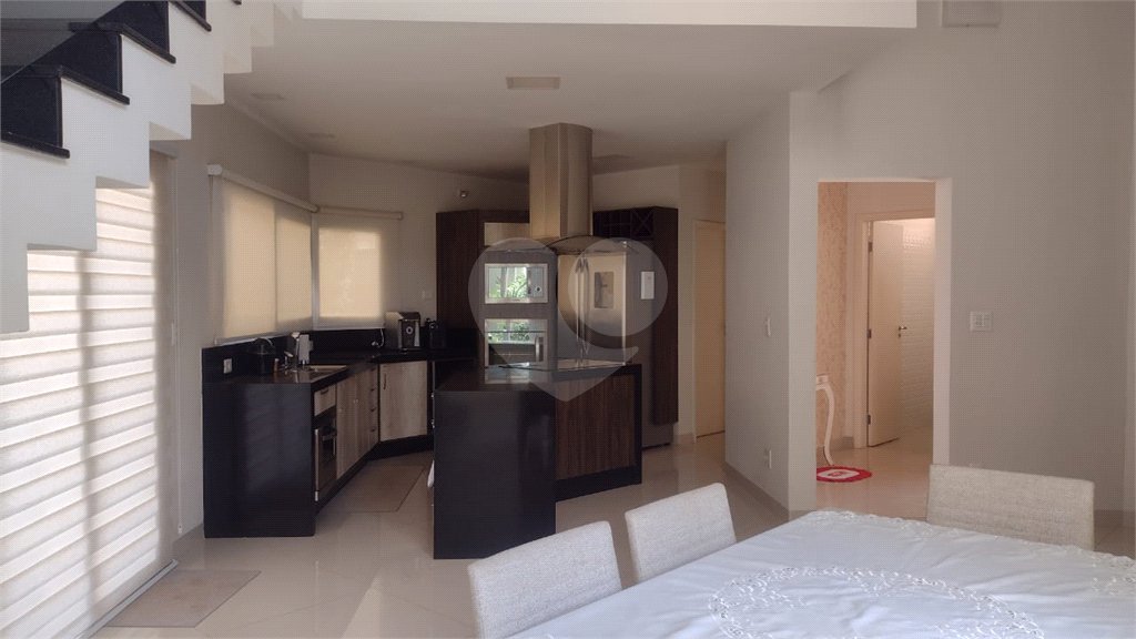Casa à venda com 3 quartos, sendo 1 suíte, no condomínio Residencial Bouganville, Araraquara - SP