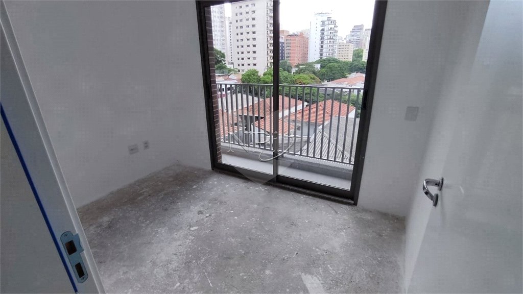 Apartamento à venda com 3 quartos, sendo 2 suítes,  em Moema, São Paulo, SP