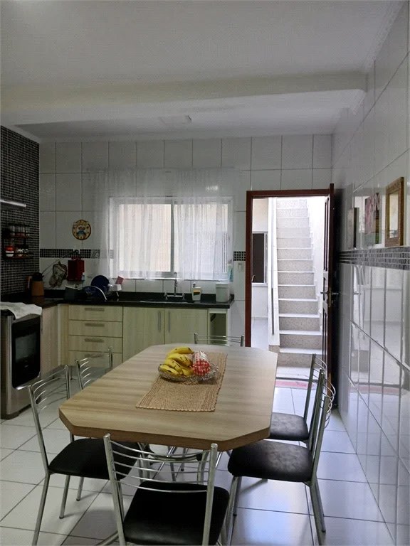 Sobrado à venda com 3 quartos, sendo 1 suíte, em Jardim Humaitá, São Paulo, SP