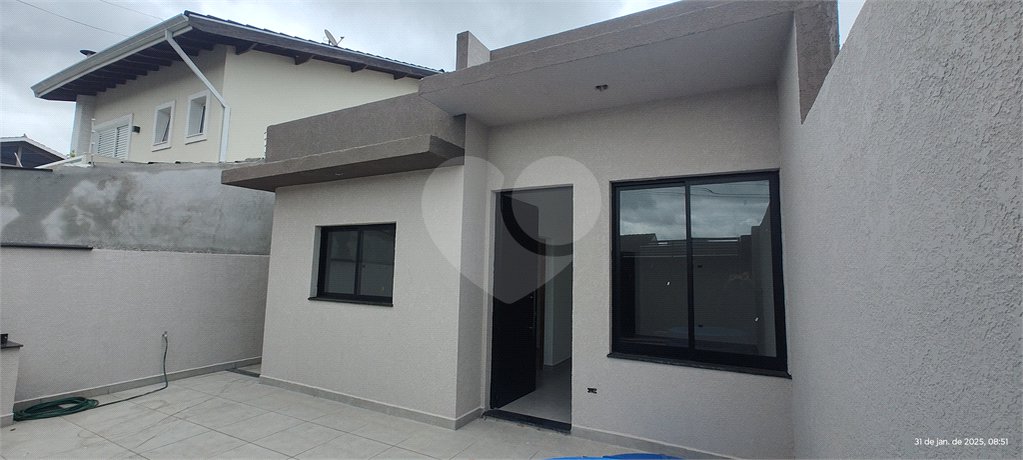 Casa Térrea à venda com 3 quartos, sendo 1 suíte,  em Nova Cerejeira, Atibaia, SP