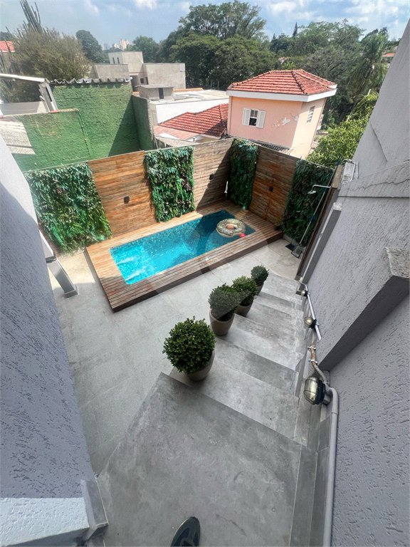 Sobrado à venda com 3 quartos, sendo 1 suíte, em Vila Irmãos Arnoni, São Paulo, SP