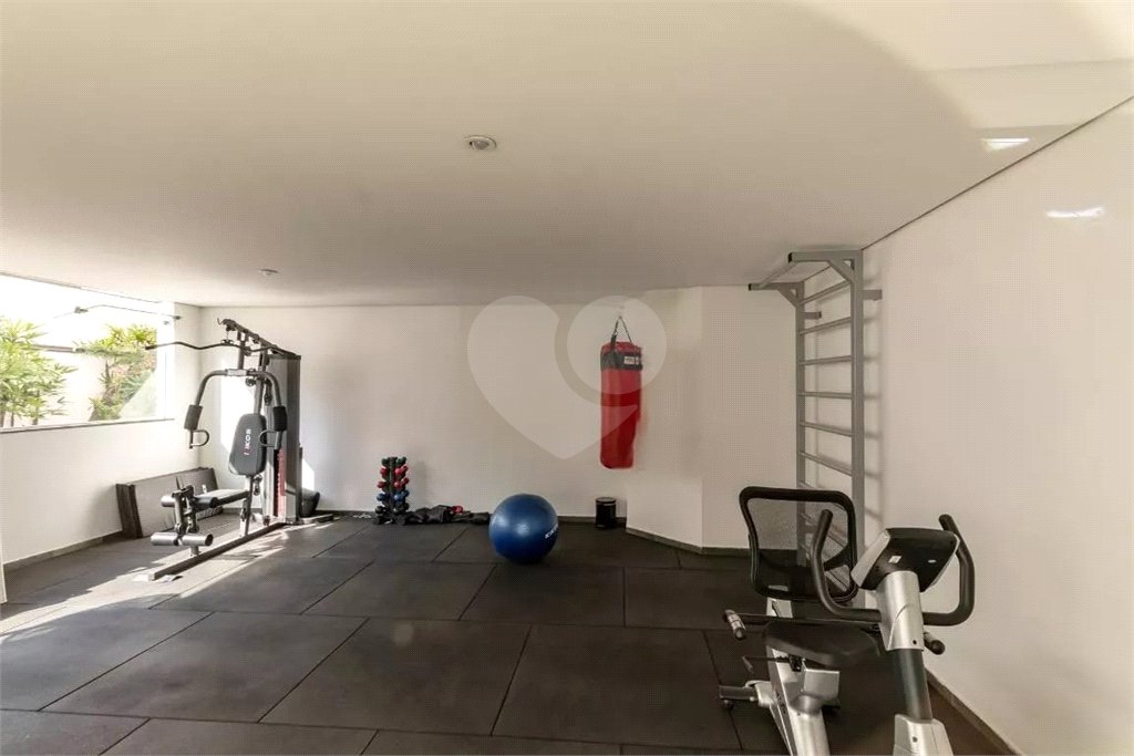 Apartamento à venda com 3 quartos, sendo 1 suíte,  em Moema, São Paulo, SP