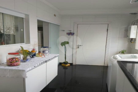 Apartamento à venda com 3 quartos, sendo 1 suíte, em Vila Andrade, São Paulo, SP