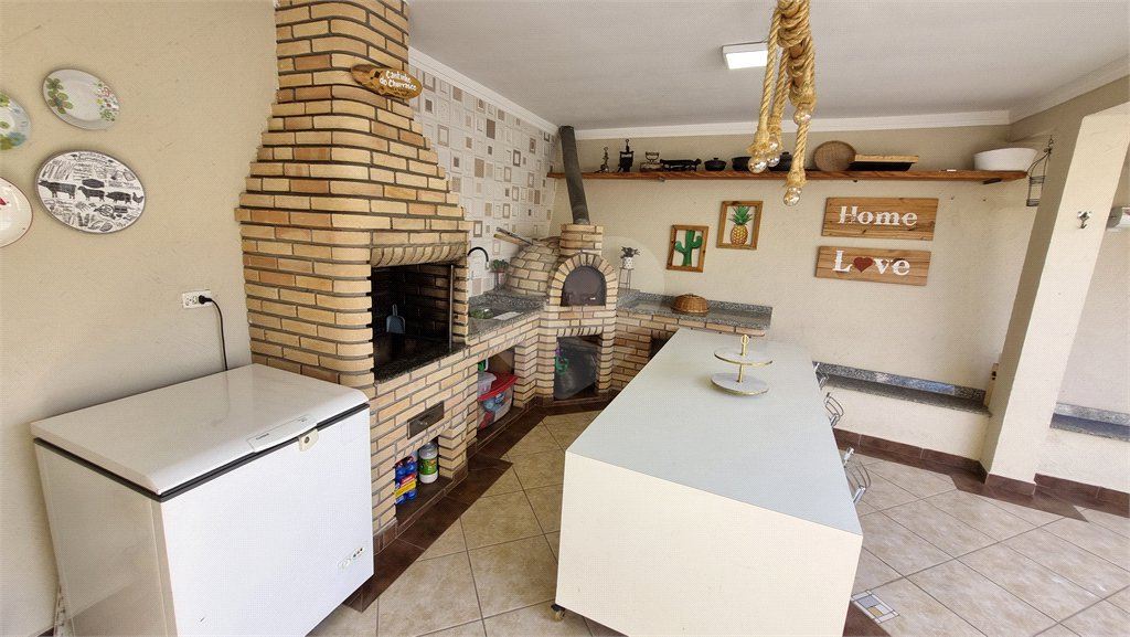 Sobrado à venda com 4 quartos, sendo 1 suíte, em Tremembé, São Paulo, SP