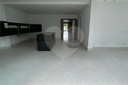 Casa à venda com 4 quartos, sendo 2 suítes, no condomínio Swiss Park, São Bernardo do Campo - SP