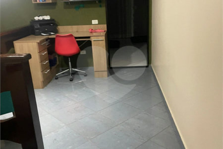 Sobrado à venda com 4 quartos, sendo 1 suíte, em Vila Áurea, Poá, SP
