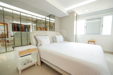 Apartamento à venda com 4 quartos, sendo 1 suíte,  em Vila Mariana, São Paulo, SP