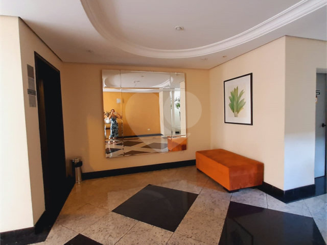 Apartamento à venda com 3 quartos, sendo 1 suíte,  em Campo Belo, São Paulo, SP