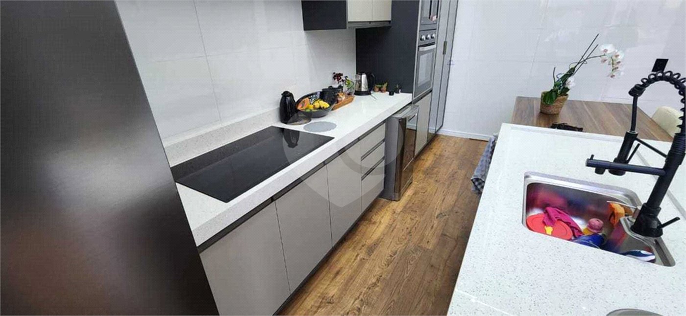 Casa à venda com 3 quartos, sendo 1 suíte, no condomínio Horto Florestal Villagio, Sorocaba - SP