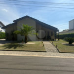 Casa à venda com 3 suítes no condomínio Terras de Mont Serrat, Salto - SP