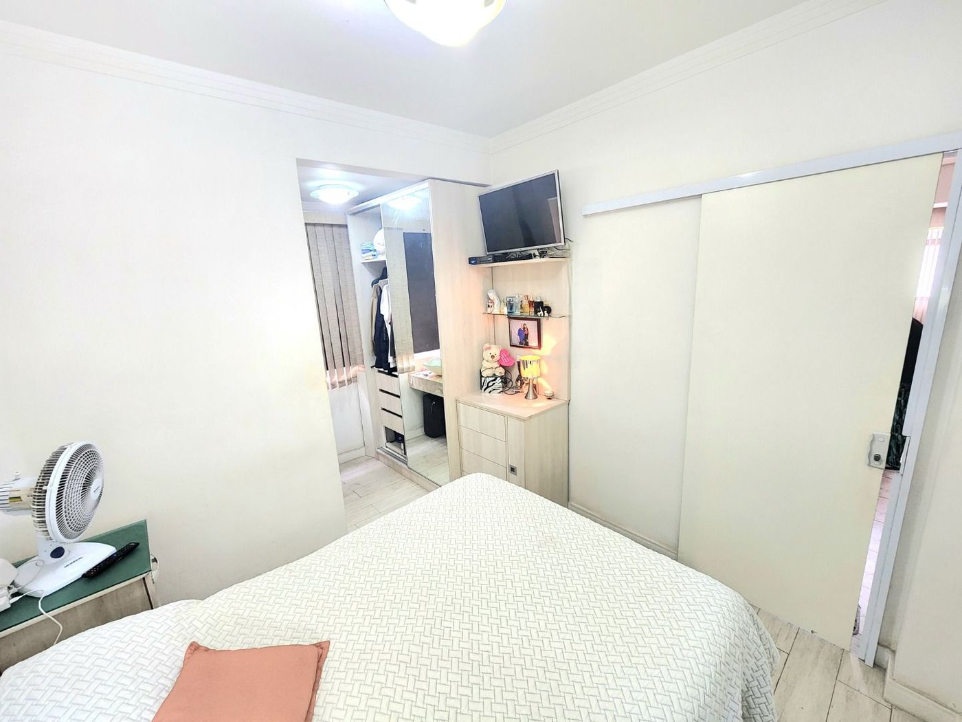 Apartamento 2 Dormitórios com Vista Mar, 1 Suíte e 50m da Praia – Santos