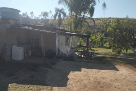 Chácara à venda com 6 quartos, sendo 1 suíte,  no Centro, Biritiba-mirim, SP