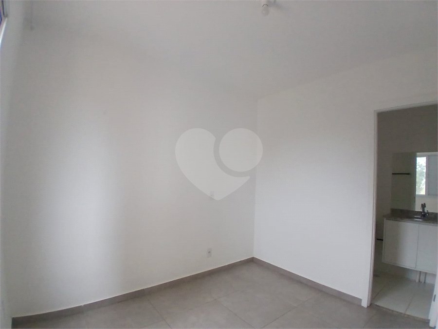 Apartamento à venda com 2 quartos, sendo 1 suíte, em Chácaras Manão, Mairinque, SP