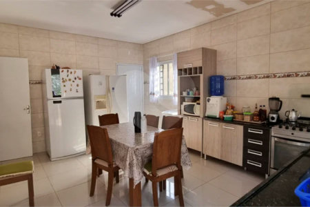 Casa à venda com 3 quartos, sendo 1 suíte, no condomínio Chácaras do Lago, Vinhedo - SP