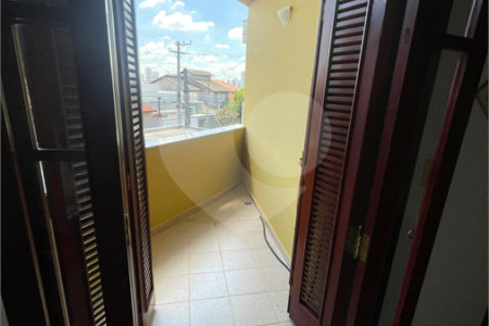 Sobrado à venda com 3 quartos, sendo 1 suíte, em Jardim Regina, Indaiatuba, SP