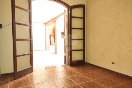 Casa à venda com 3 quartos, sendo 1 suíte, em Vila Mazzei, São Paulo, SP